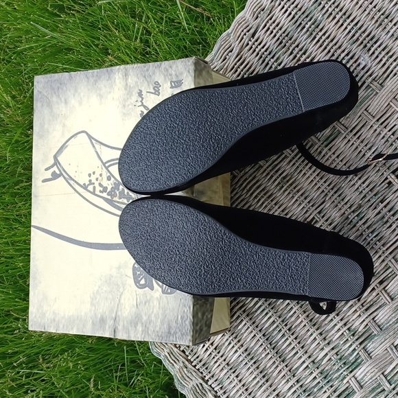 New in Box Velvet Black Flats - Picture 3 of 7